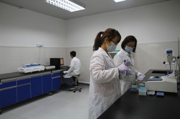 参观鹤壁中天华康亲子鉴定中心实验室 29